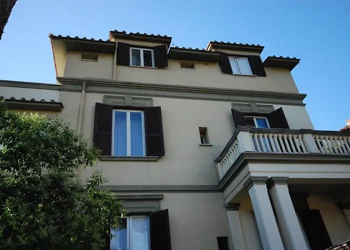 Aparthotel Tassoni 3*
