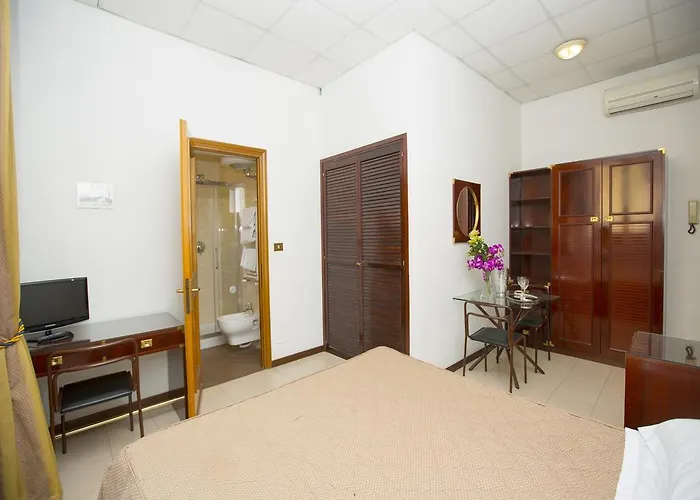 Tassoni Aparthotel 3*