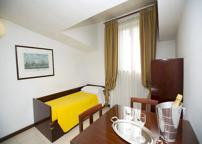 Aparthotel Tassoni 3*