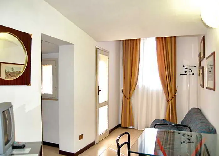 Tassoni Aparthotel 3*